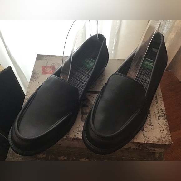 Cougar Shoes - NWOT Cougar Vegan Leather Black Loafers